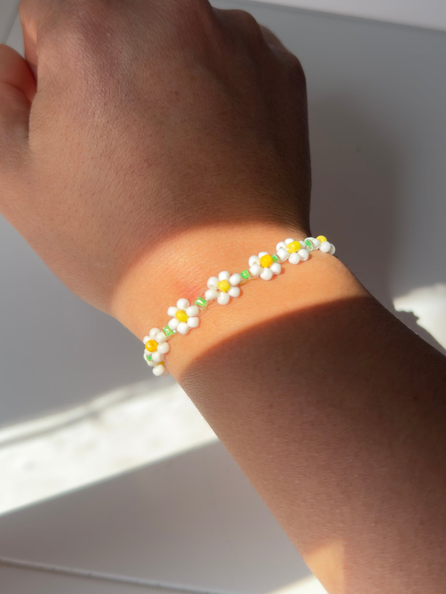 White Floral Braclet